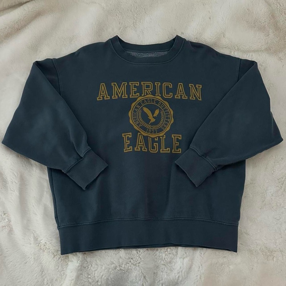 Navy American Eagle crewneck sweatshirt
